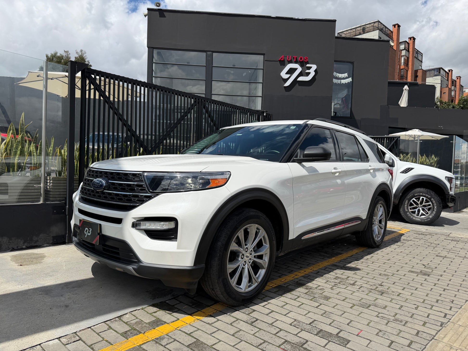 Ford Explorer XLT Modelo 2022 - Autos 93