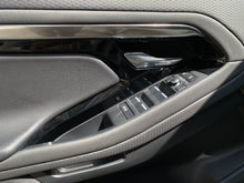 Cargar imagen en el visor de la galería, Land Rover Range Rover Evoque P250S Modelo 2020
