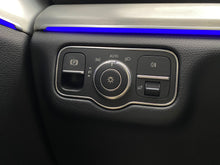 Cargar imagen en el visor de la galería, Mercedes-Benz GLE 300D 4MATIC Modelo 2020
