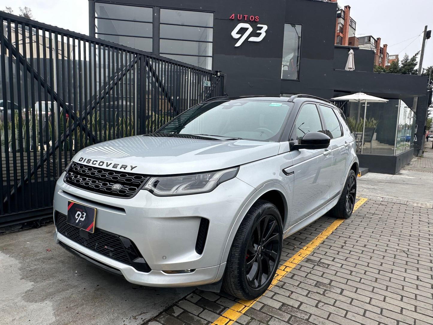 LAND ROVER DISCOVERY SPORT R-DYNAMIC HÍBRIDA (2023)