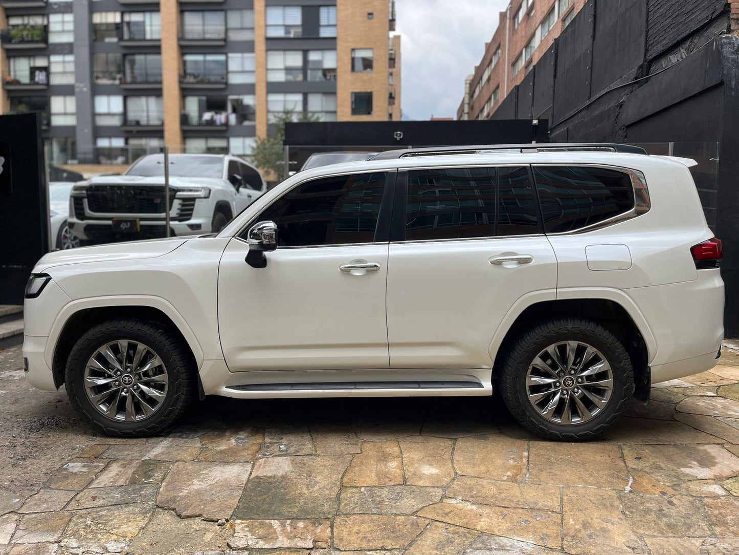 Toyota Land Cruiser 300 Modelo 2023 Blindada - Autos 93