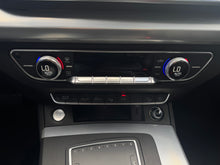 Cargar imagen en el visor de la galería, Audi Q5 45TFSI QUATTRO
