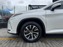 Cargar imagen en el visor de la galería, Lexus RX450h AWD Performance Híbrida

Modelo 2022
