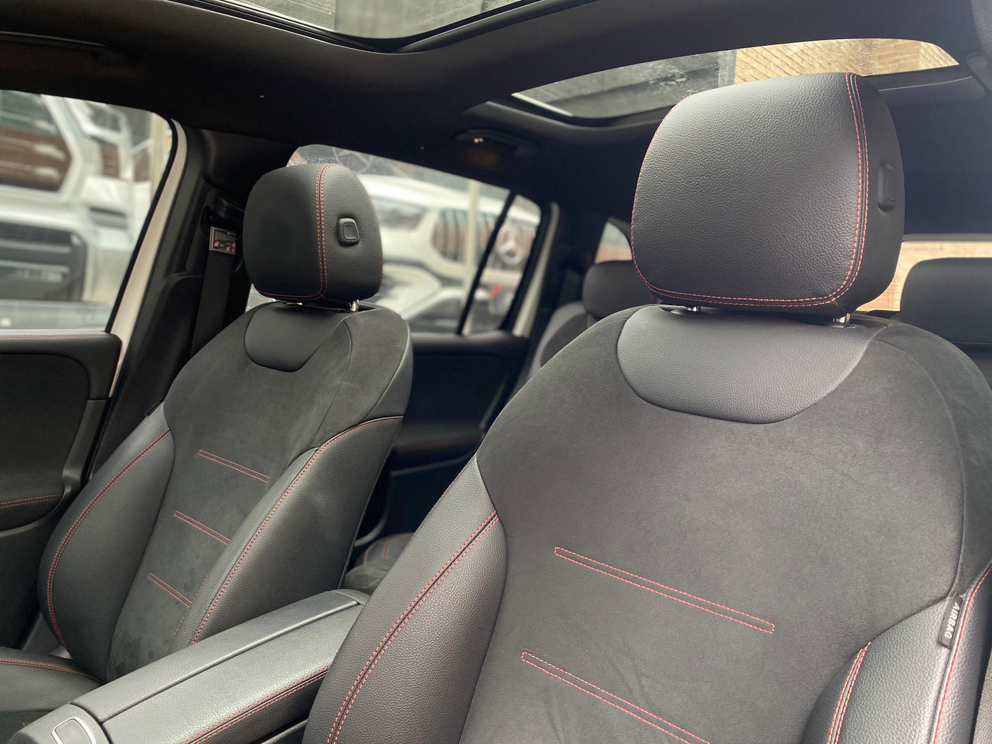 Mercedes-Benz GLB 200 Modelo 2023 - Autos 93