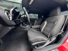 Cargar imagen en el visor de la galería, Chevrolet Camaro RS Modelo 2020
