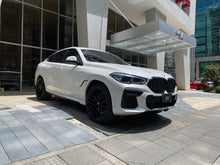 Cargar imagen en el visor de la galería, BMW X6 M50I Blindada Modelo 2023
