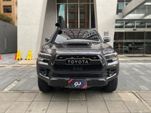 Cargar imagen en el visor de la galería, Toyota Tacoma TRD Pro Modelo 2020

