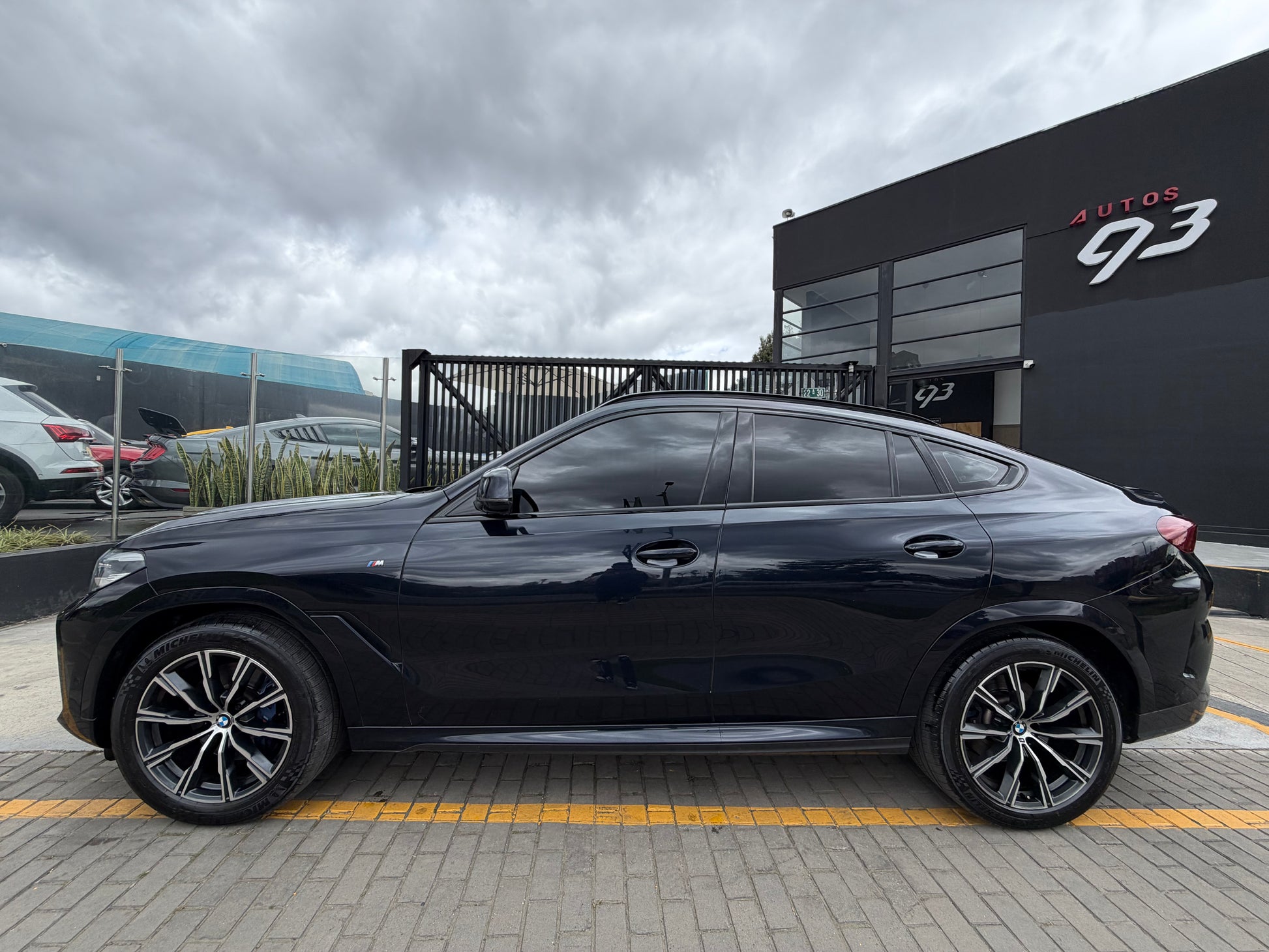 BMW X6 xDrive40i Blindada Modelo 2023 - Autos 93