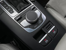 Cargar imagen en el visor de la galería, Audi A3 S-line Modelo 2018
