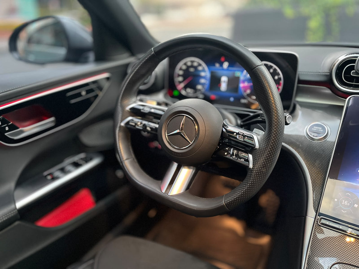 Mercedes-Benz C200 2025