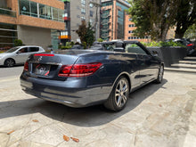 Cargar imagen en el visor de la galería, Mercedes-Benz E200 Cabriolet Modelo 2014
