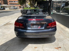 Cargar imagen en el visor de la galería, Mercedes-Benz E200 Cabriolet Modelo 2014
