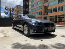 Cargar imagen en el visor de la galería, BMW 520I Modelo 2016
