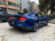 Cargar imagen en el visor de la galería, Ford Mustang GT Modelo 2023
