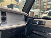 Cargar imagen en el visor de la galería, Ford Bronco Wildtrak Blindada Modelo 2024
