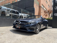 Cargar imagen en el visor de la galería, Mercedes-Benz E200 Cabriolet Modelo 2014
