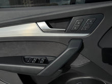 Cargar imagen en el visor de la galería, Audi Q5 Sportback Híbrida S-Line Modelo 2024
