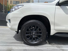 Cargar imagen en el visor de la galería, Toyota Prado TXL Modelo 2021
