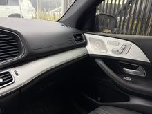 Cargar imagen en el visor de la galería, Mercedes Benz GLE 450 Coupé Modelo 2025
