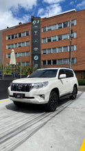 Cargar imagen en el visor de la galería, Toyota Prado TXL Modelo 2021
