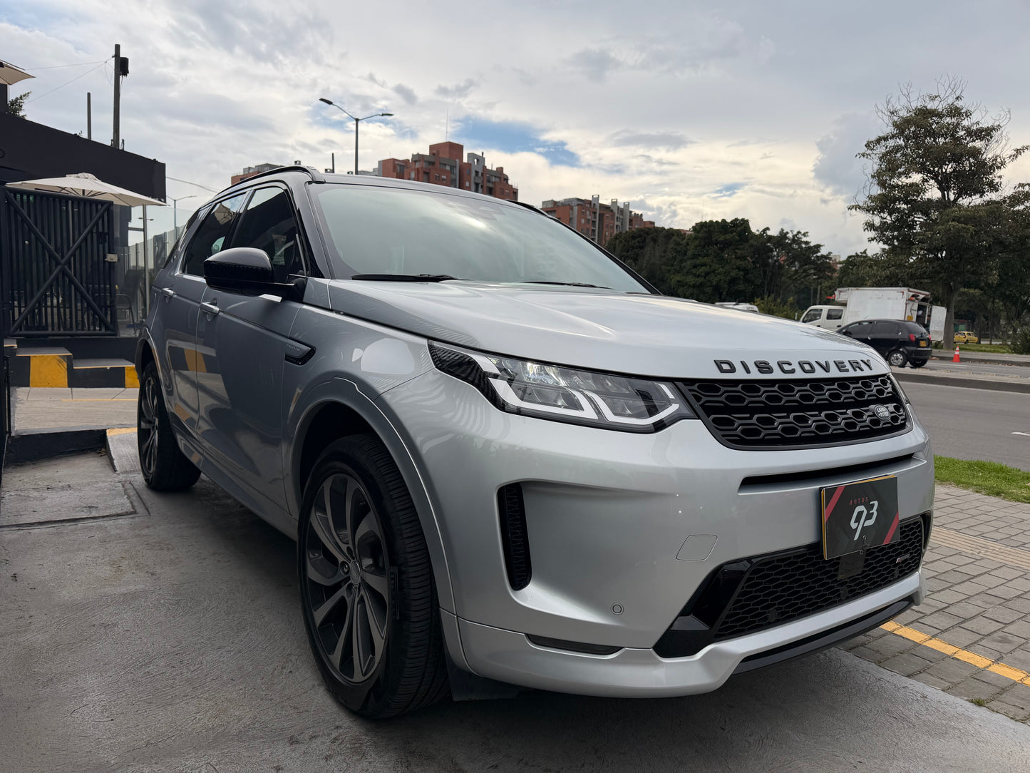 Land Rover Discovery MHEV Modelo 2023 - Autos 93