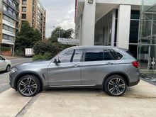 Cargar imagen en el visor de la galería, BMW X5 xDrive50I Modelo 2017
