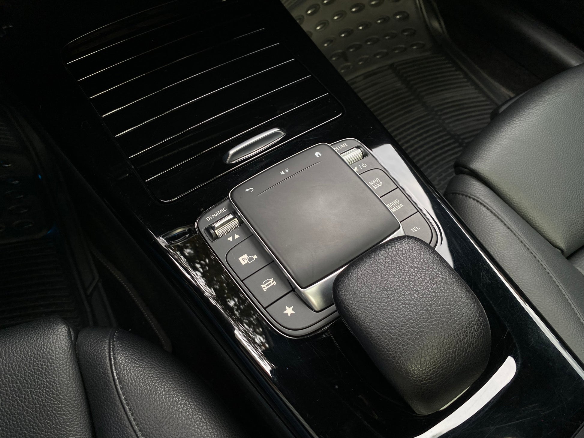 Mercedes-Benz A200 Hatchback Modelo 2022 - Autos 93