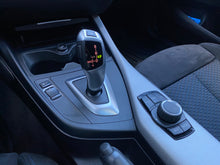 Cargar imagen en el visor de la galería, BMW 120I Paquete M Modelo 2017
