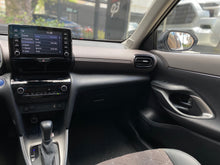 Cargar imagen en el visor de la galería, Toyota Yaris Cross XLS Híbrida Modelo 2023
