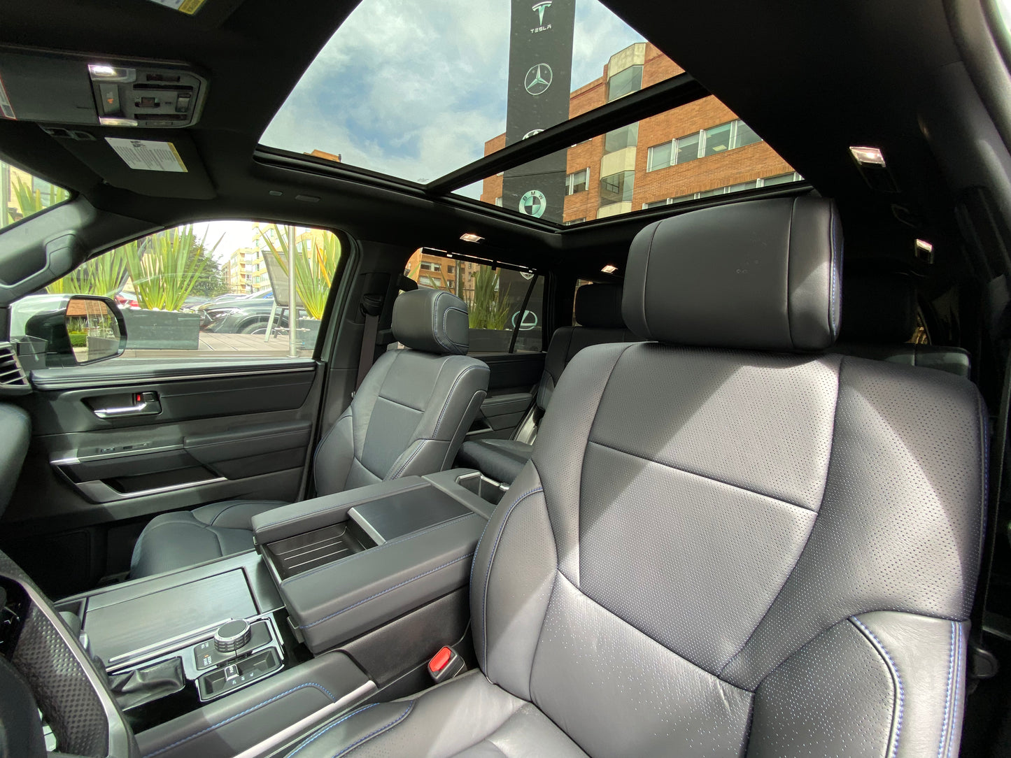 Toyota Sequoia Platinum Hibrida Modelo 2026 (IMPORTACIÓN) - Autos 93