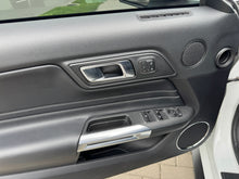 Cargar imagen en el visor de la galería, Ford Mustang GT Cabrío Modelo 2019
