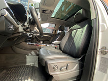 Cargar imagen en el visor de la galería, Audi Q5 45 TFSI Híbrida Modelo 2022
