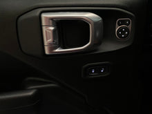 Cargar imagen en el visor de la galería, Jeep Wrangler Rubicon Modelo 2022
