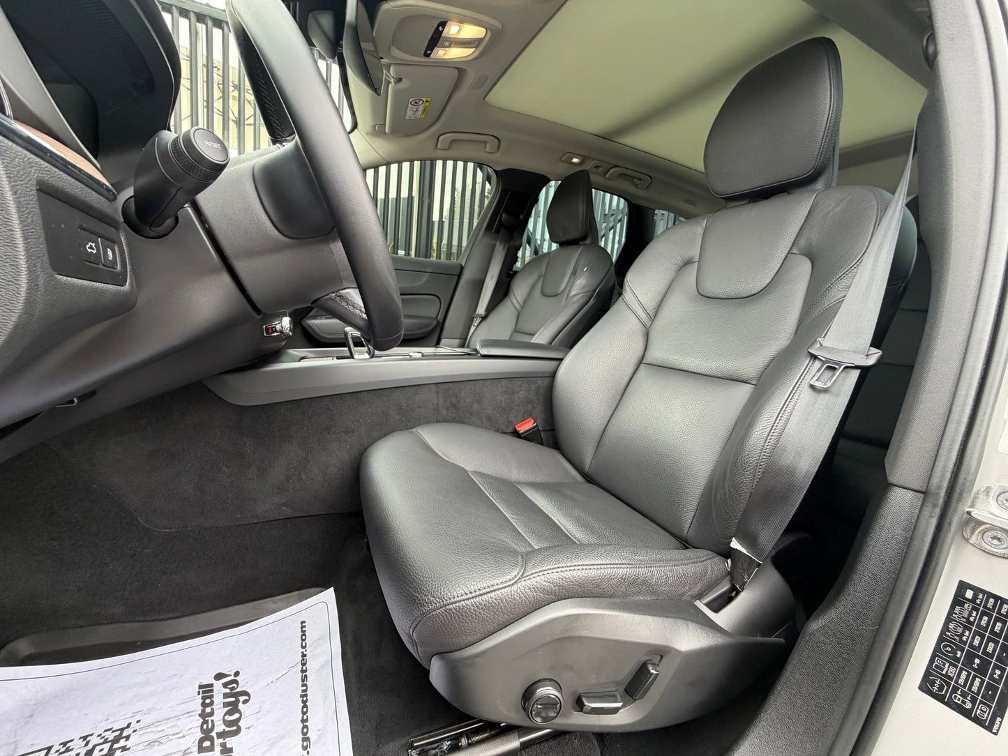 Volvo XC-60 T8 AWD Modelo 2024