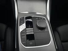 Cargar imagen en el visor de la galería, BMW M240i Modelo 2026
