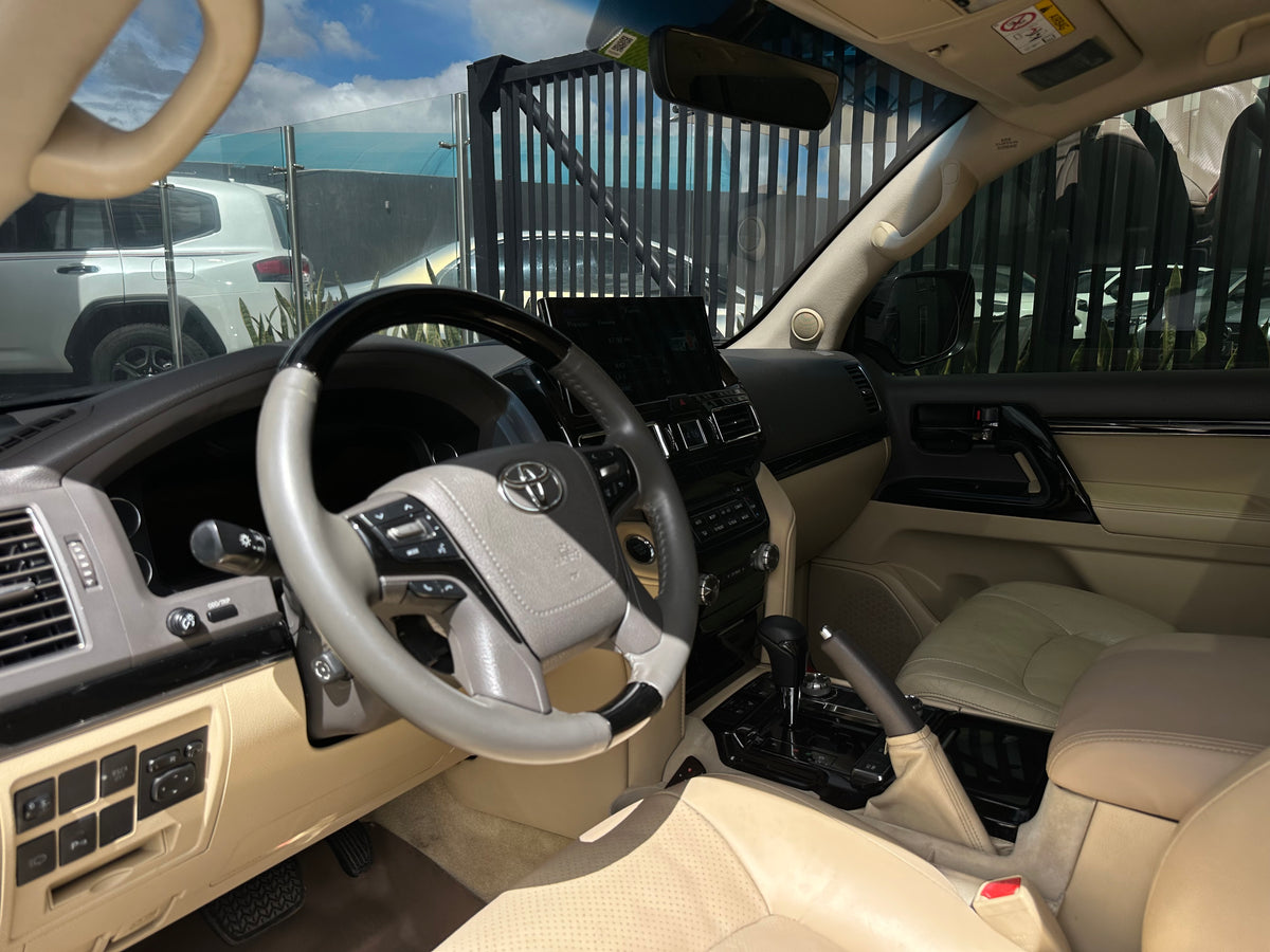 Toyota Land Cruiser 200 VX V8 Executive Lounge modelo 2017 - Autos 93