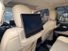 Cargar imagen en el visor de la galería, Toyota LC300 VX-R Diésel Modelo 2024
