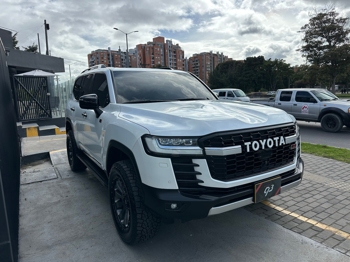 Toyota Land Cruiser 300 GR Sport Modelo 2022 - Autos 93