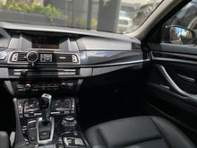 Cargar imagen en el visor de la galería, BMW 520I Modelo 2016
