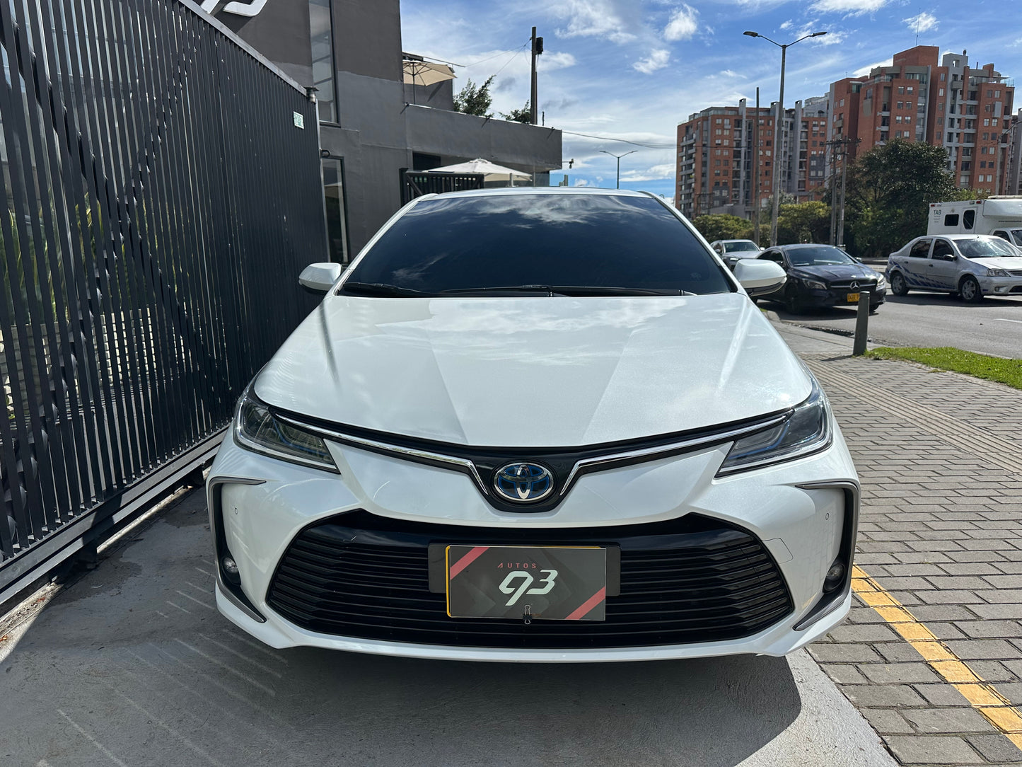 TOYOTA COROLLA HYBRID 1.8 (2023)
