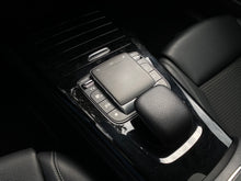 Cargar imagen en el visor de la galería, Mercedes-Benz A200 Hatchback Modelo 2020
