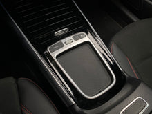 Cargar imagen en el visor de la galería, Mercedes-Benz GLA 250 4MATIC Hibrida Modelo 2025

