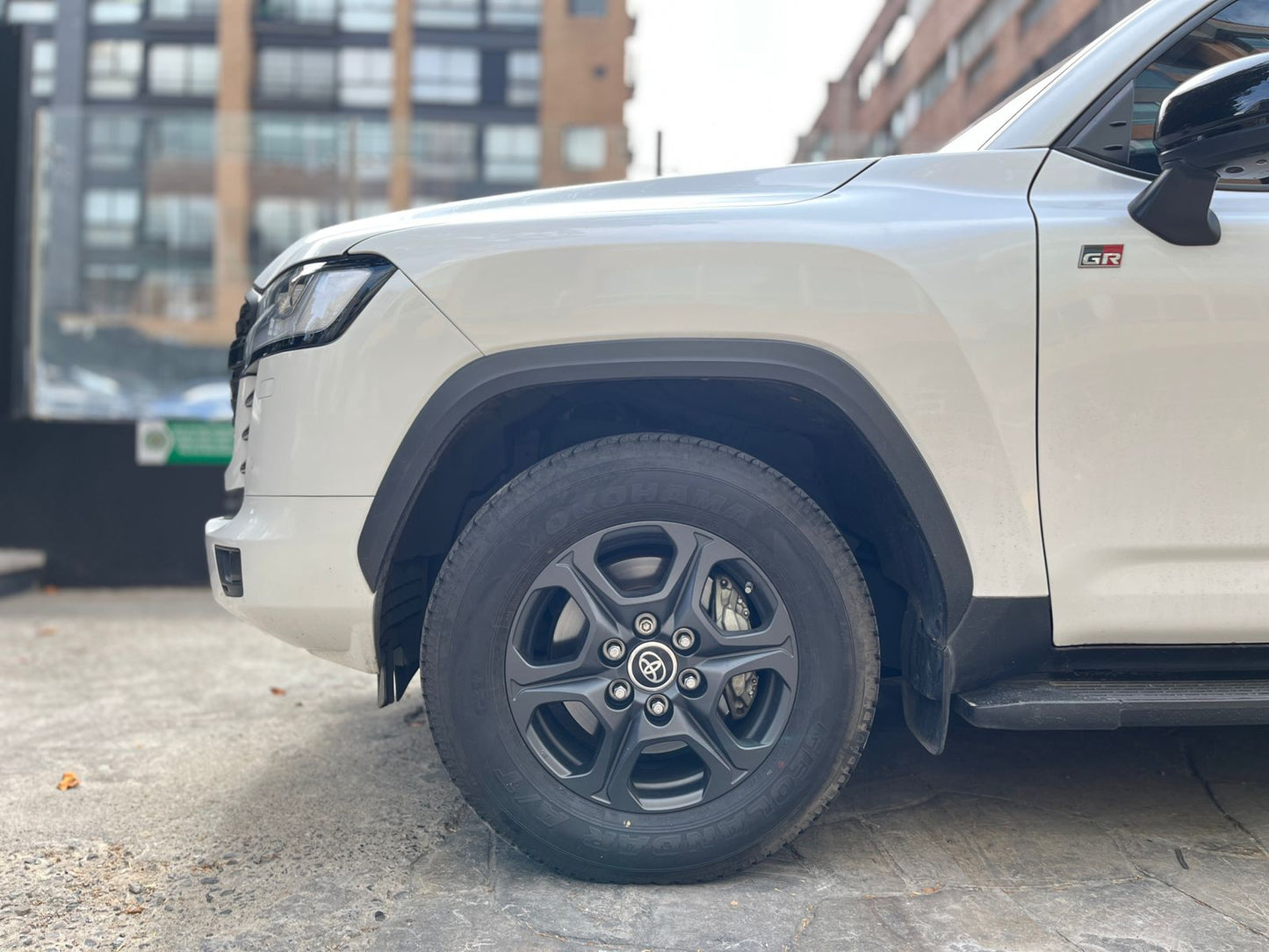 Toyota Land Cruiser 300 GR Sport Modelo 2022