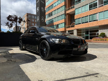 Cargar imagen en el visor de la galería, BMW M3 Coupé Modelo 2011
