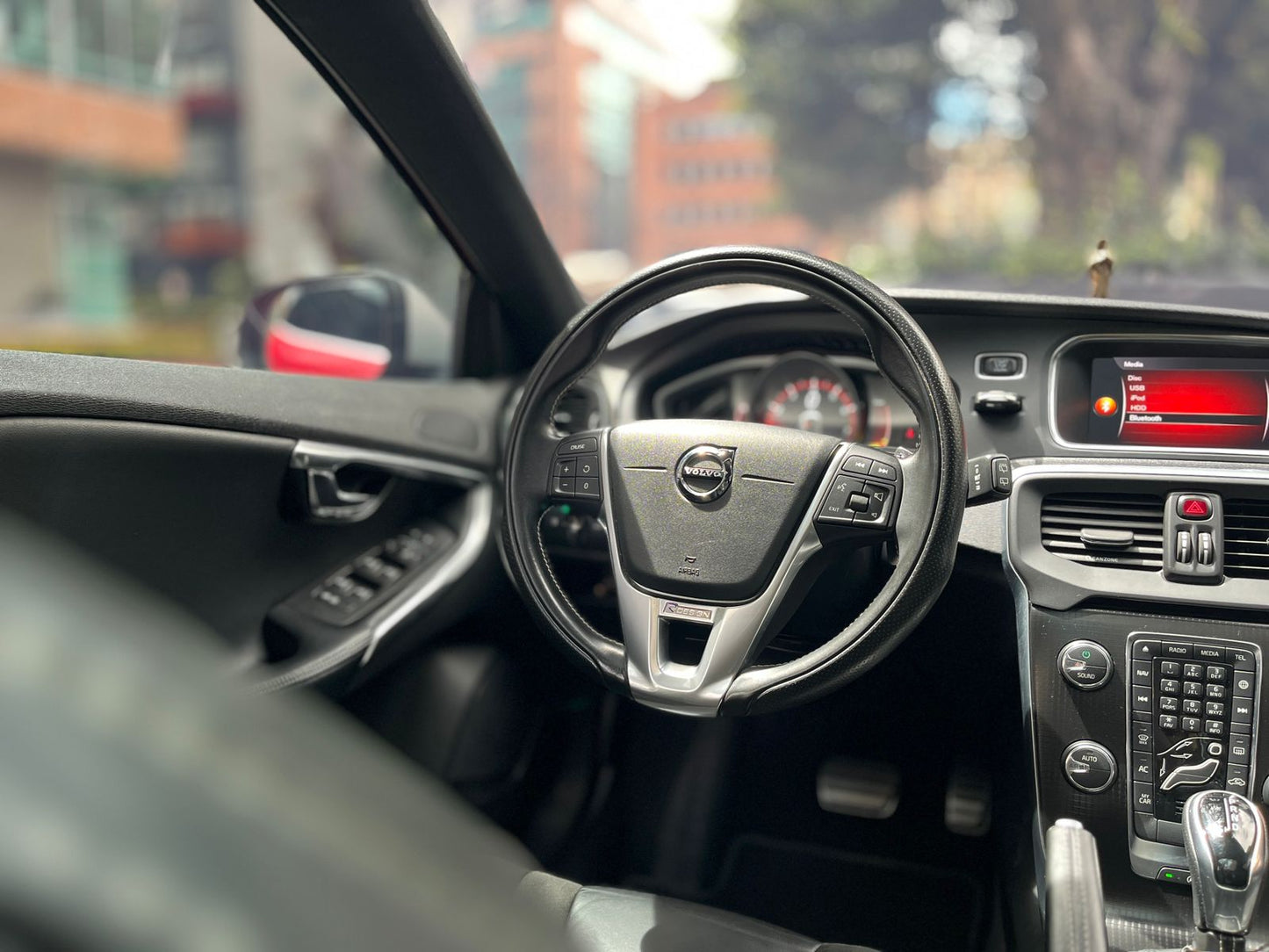 Volvo V40 T4 R-Design Modelo 2019