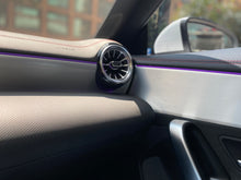 Cargar imagen en el visor de la galería, Mercedes-Benz CLA 200 Modelo 2024

