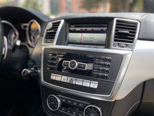 Cargar imagen en el visor de la galería, Mercedes-Benz ML63 AMG Modelo 2015
