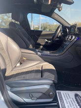 Cargar imagen en el visor de la galería, Mercedes-Benz GLC 300 Coupé 4Matic Modelo 2021
