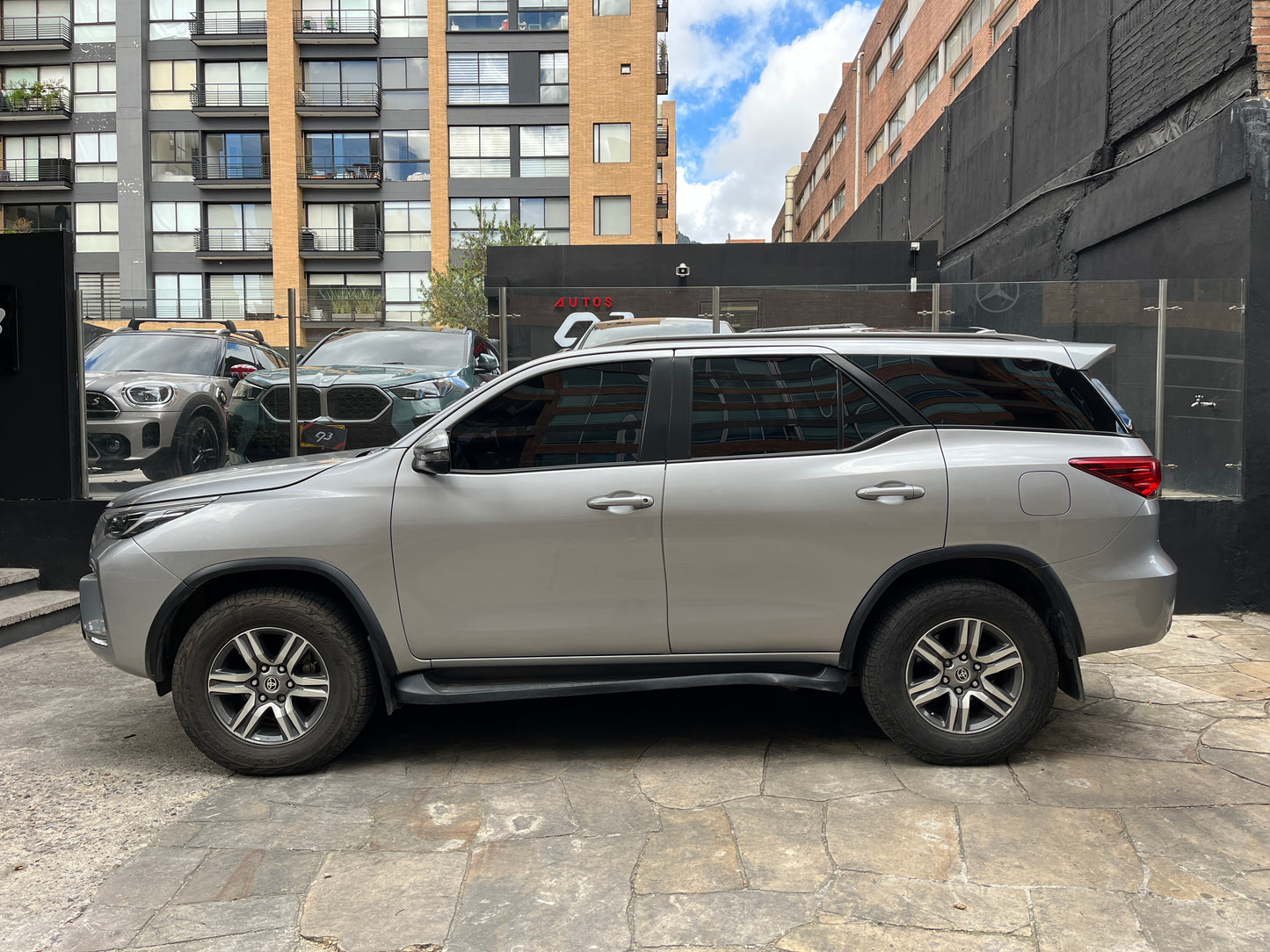 Toyota Fortuner SR 4x4 2.8 Diésel Blindada Modelo 2023