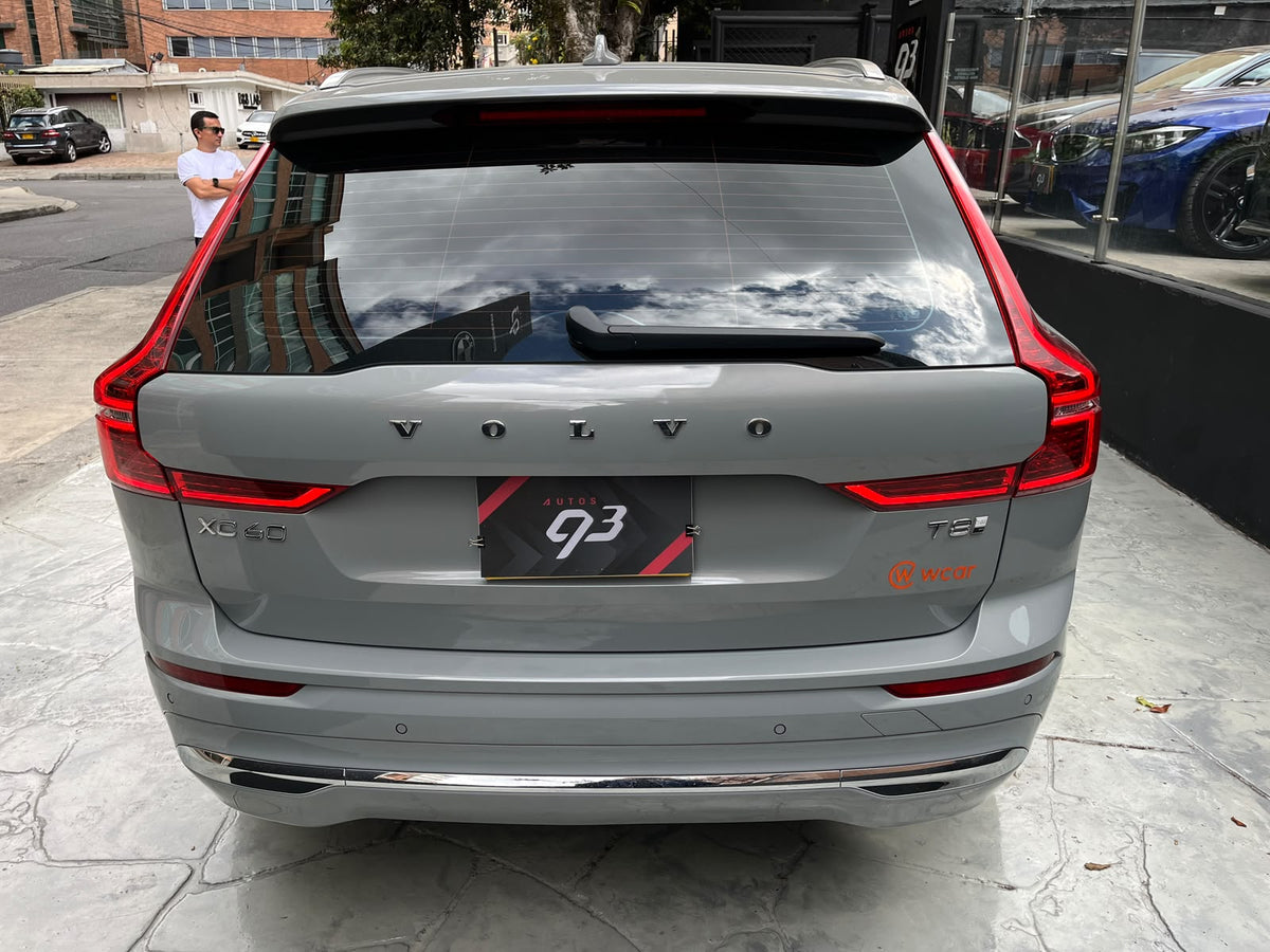 Volvo XC60 T8 Modelo 2025